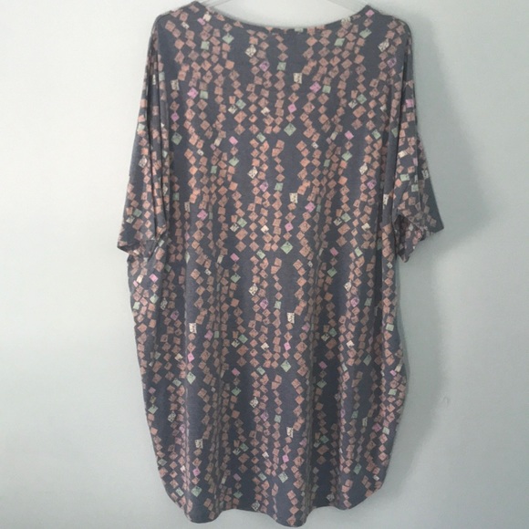 LulaRoe Irma top, size 2X - Picture 6 of 6